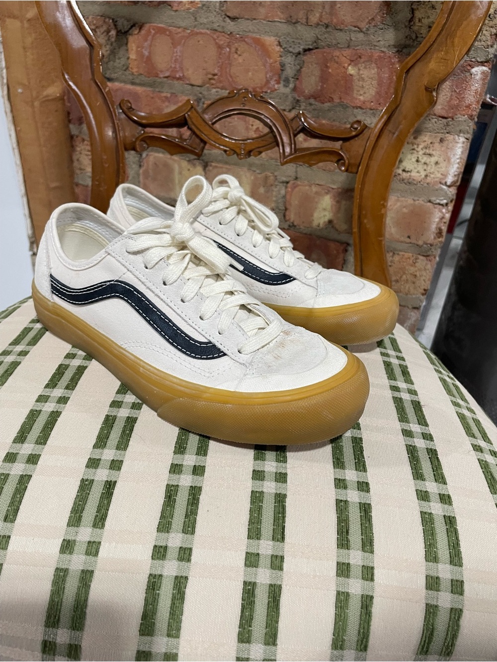 Vans Cream Canvas Low-Top Sneakers with Black Stripe and Gum Sole - Picture 1 of 10